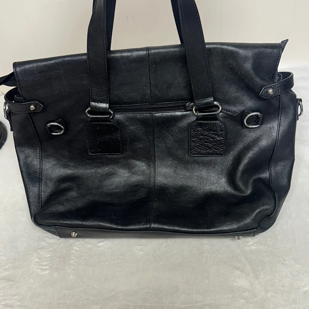 Wilsons Leather Black Messenger Bag
